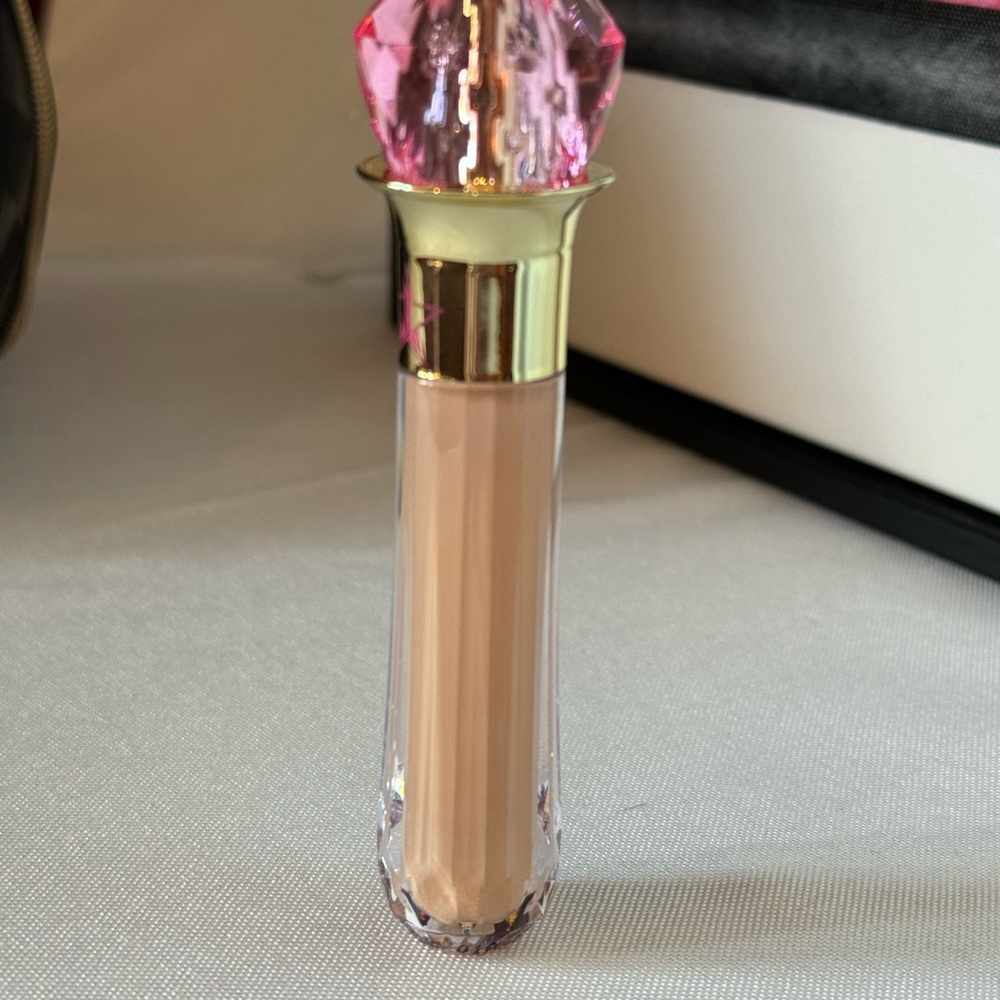 JEFFREE STAR Magic Star Concealer C 15.5 / NIB - Picture 3 of 3
